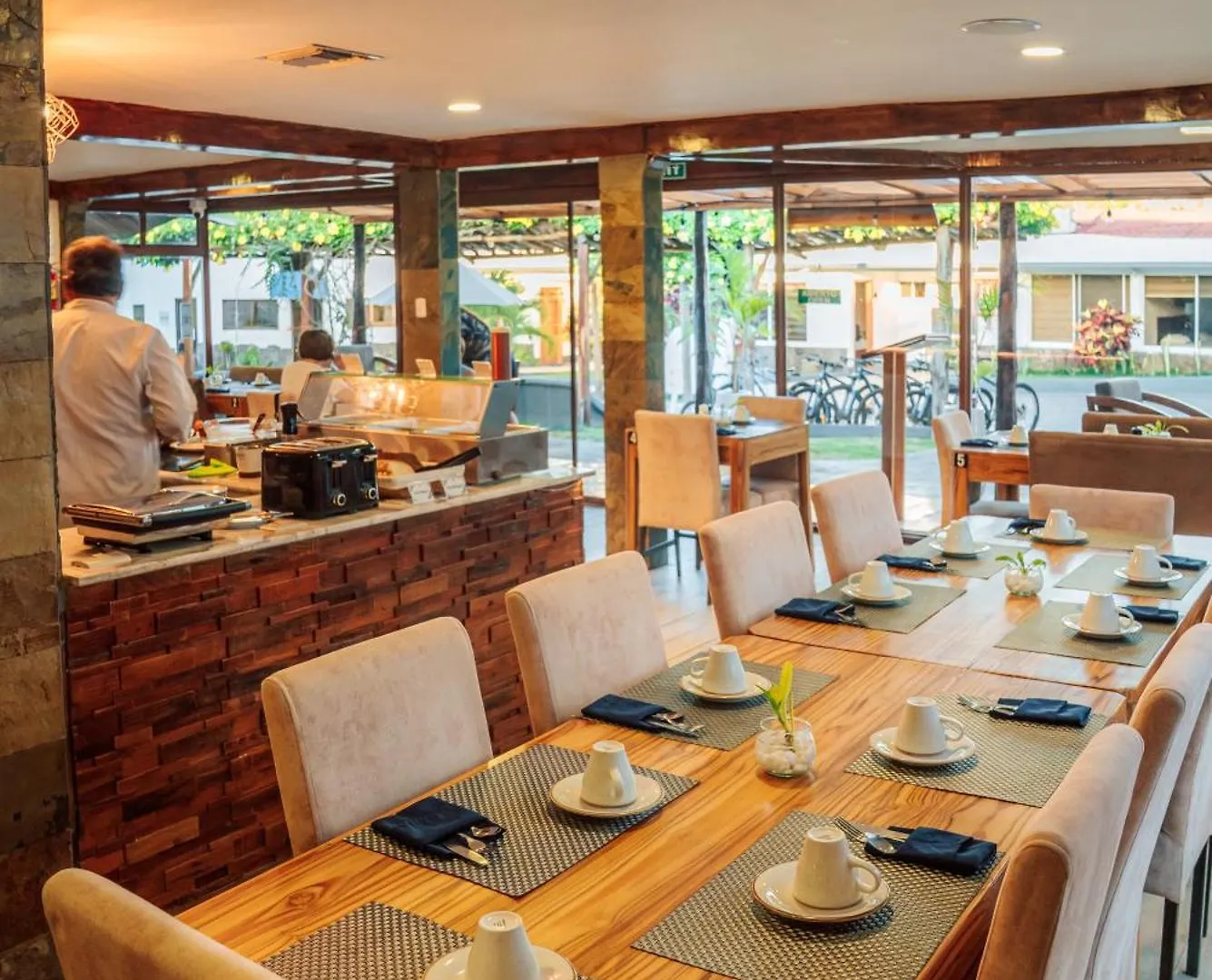 ****  Hotel Ninfa Puerto Ayora  Ecuador